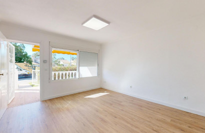 Resale - Apartment / Flat - Orihuela Costa - Villamartín