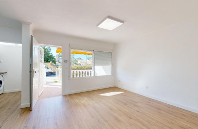 Resale - Apartment / Flat - Orihuela Costa - Villamartín