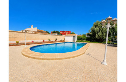 Resale - Detached Villa - Torrevieja - La Siesta