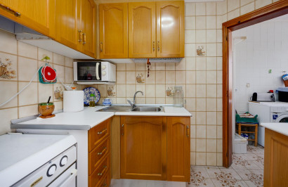 Resale - Apartment / Flat - Torrevieja - Playa del Acequión