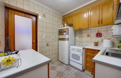 Resale - Apartment / Flat - Torrevieja - Playa del Acequión