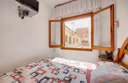 Resale - Apartment / Flat - Torrevieja - Playa del Acequión