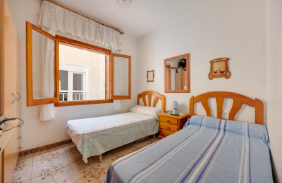 Resale - Apartment / Flat - Torrevieja - Playa del Acequión