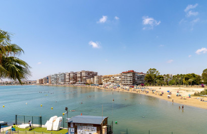 Resale - Apartment / Flat - Torrevieja - Playa del Acequión