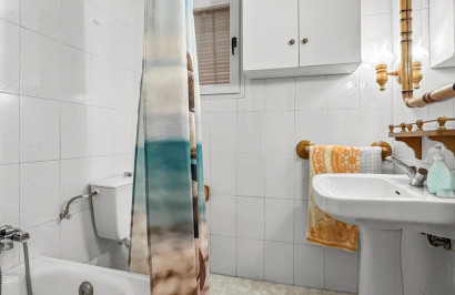 Resale - Apartment / Flat - Torrevieja - Playa de los Locos