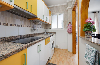 Resale - Apartment / Flat - Torrevieja - Playa del Acequión