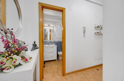 Resale - Apartment / Flat - Torrevieja - Playa del Acequión