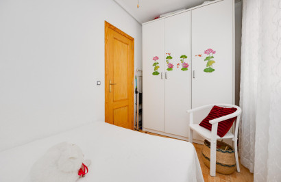 Resale - Apartment / Flat - Torrevieja - Playa del Acequión