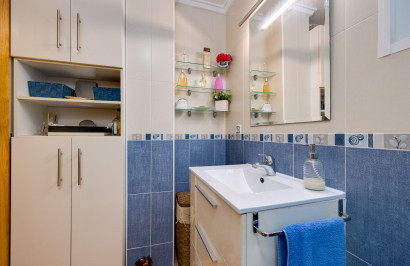Resale - Apartment / Flat - Torrevieja - Playa del Acequión