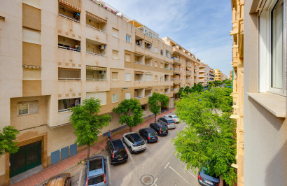 Resale - Apartment / Flat - Torrevieja - Playa del Acequión