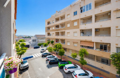 Resale - Apartment / Flat - Torrevieja - Playa del Acequión