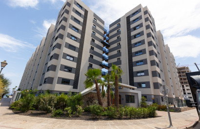 Resale - Apartment / Flat - Torrevieja - Punta Prima