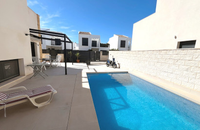 Resale - Semi - Detached Villa - Ciudad Quesada - Pueblo Bravo