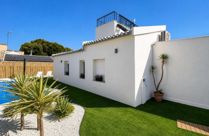 Resale - Semi - Detached Villa - Orihuela Costa - Punta Prima