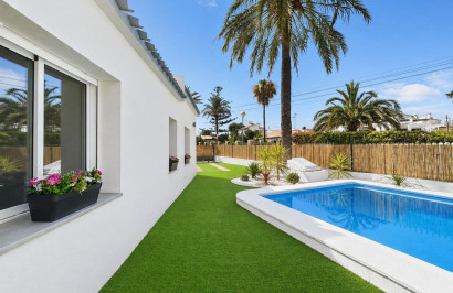 Resale - Semi - Detached Villa - Orihuela Costa - Punta Prima
