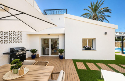 Resale - Semi - Detached Villa - Orihuela Costa - Punta Prima