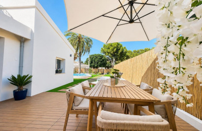 Resale - Semi - Detached Villa - Orihuela Costa - Punta Prima