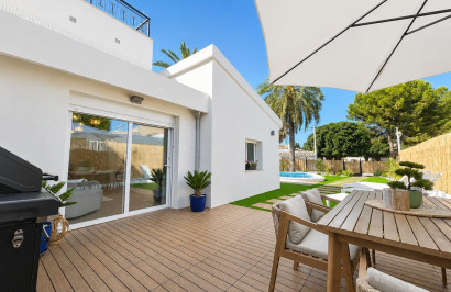 Resale - Semi - Detached Villa - Orihuela Costa - Punta Prima