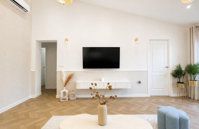 Resale - Semi - Detached Villa - Orihuela Costa - Punta Prima