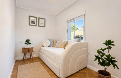 Resale - Semi - Detached Villa - Orihuela Costa - Punta Prima