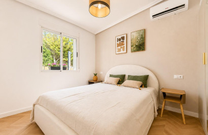 Resale - Semi - Detached Villa - Orihuela Costa - Punta Prima
