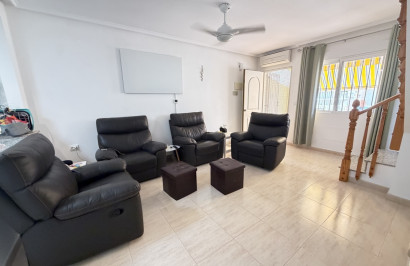 Resale - Town House - Villamartín
