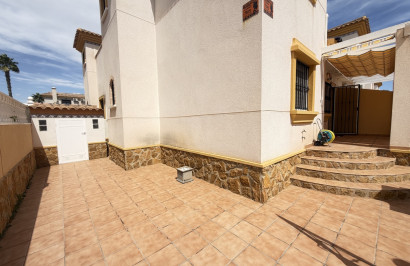 Resale - Town House - Villamartín