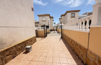 Resale - Town House - Villamartín