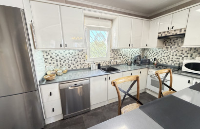 Resale - Apartment / Flat - Torrevieja - San Luis