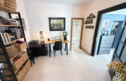 Resale - Apartment / Flat - Torrevieja - San Luis