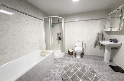 Resale - Apartment / Flat - Torrevieja - San Luis