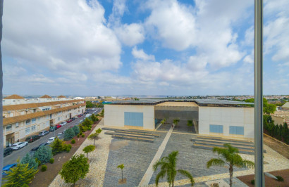 Resale - Apartment / Flat - Torrevieja - Acequion