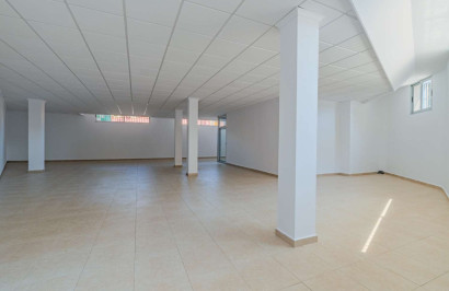 Herverkoop - Commerciële eenheid - Torrevieja - Antonio Machado
