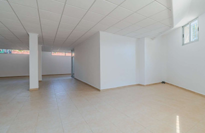 Herverkoop - Commerciële eenheid - Torrevieja - Antonio Machado