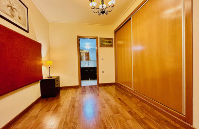 Resale - Apartment / Flat - Torrevieja - Centro