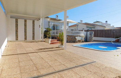 Resale - Semi - Detached Villa - Torrevieja - San Luis
