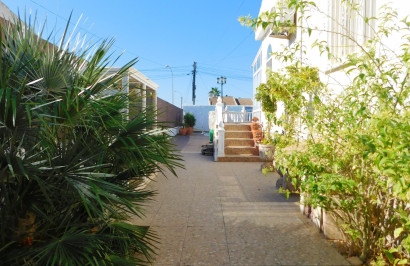 Resale - Semi - Detached Villa - Torrevieja - San Luis