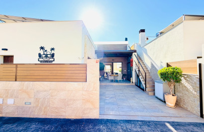 Reventa - Villa Pareada - Los Montesinos - La Herada
