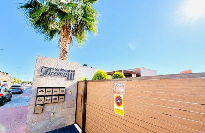 Reventa - Villa Pareada - Los Montesinos - La Herada