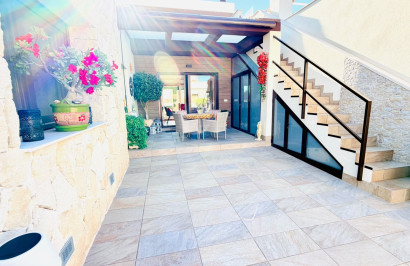 Reventa - Villa Pareada - Los Montesinos - La Herada