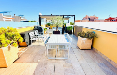 Reventa - Villa Pareada - Los Montesinos - La Herada