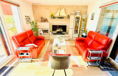 Reventa - Villa Pareada - Los Montesinos - La Herada