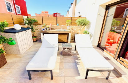 Reventa - Villa Pareada - Los Montesinos - La Herada