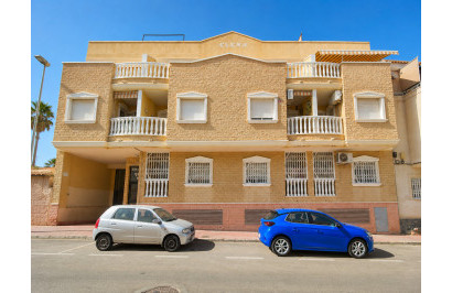 Resale - Apartment / Flat - Torrevieja - Playa del Cura