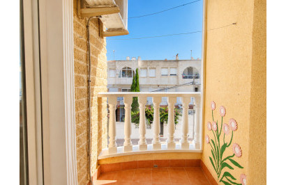 Resale - Apartment / Flat - Torrevieja - Playa del Cura