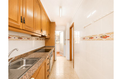 Resale - Apartment / Flat - Torrevieja - Playa del Cura