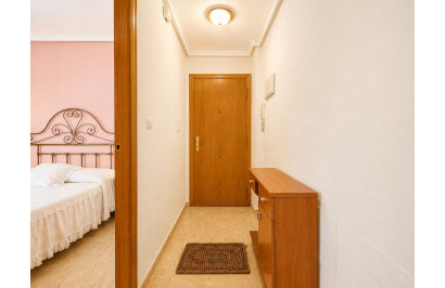 Resale - Apartment / Flat - Torrevieja - Playa del Cura