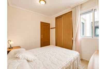 Resale - Apartment / Flat - Torrevieja - Playa del Cura