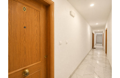 Resale - Apartment / Flat - Torrevieja - Playa del Cura