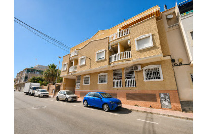 Resale - Apartment / Flat - Torrevieja - Playa del Cura